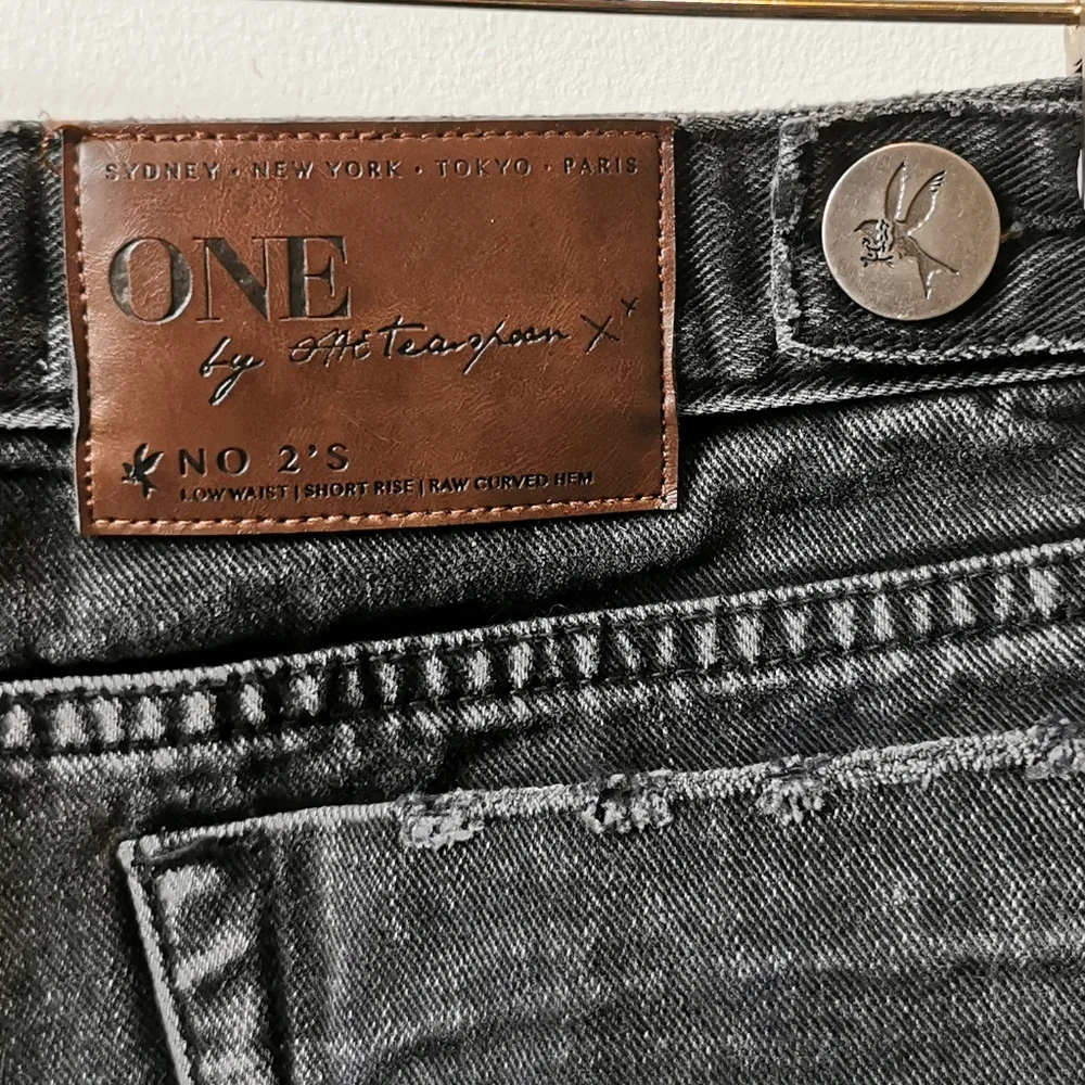 One Teaspoon Black Washed Denim Frayed Hem Embroidered Beaded Jean Shorts Boho - Picture 8 of 10